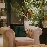 Dim's & Restaurant Hotel Korcza