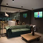 Dim's & Restaurant Hotel