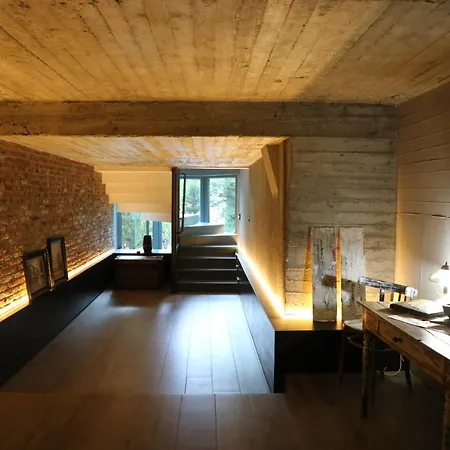 호텔 Dim's & Restaurant