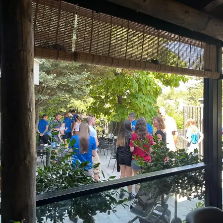 Dim's & Restaurant فندق 4*