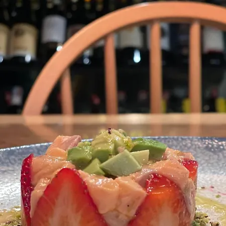 فندق Dim's & Restaurant