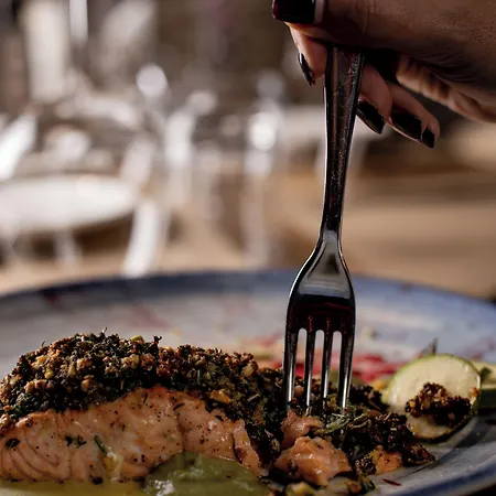 فندق Dim's & Restaurant 4*