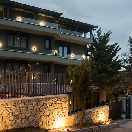 فندق Dim's & Restaurant