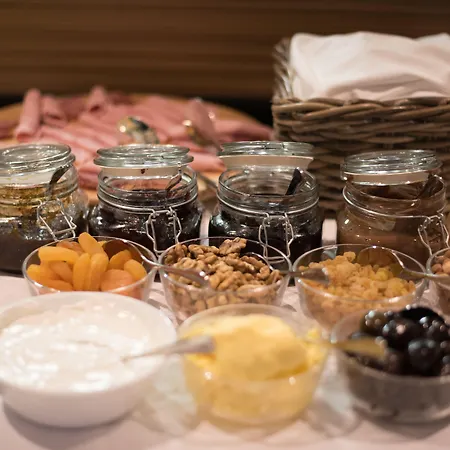 Dim's & Restaurant 4* 코르처