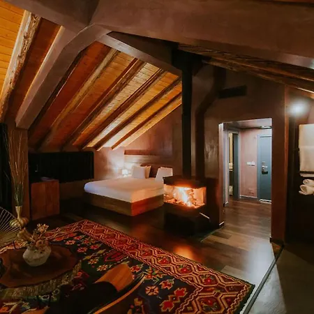 فندق Dim's & Restaurant