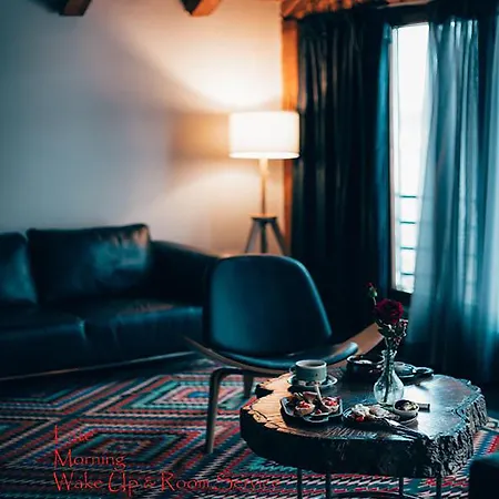 فندق Dim's & Restaurant كورتشي