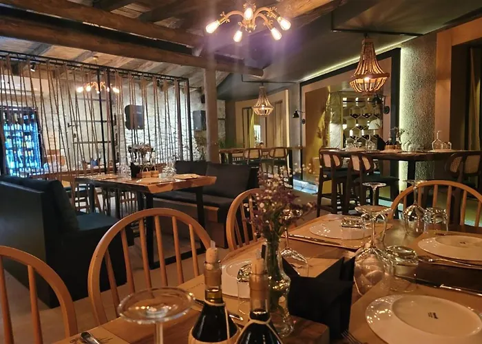 Dim's & Restaurant 科尔察