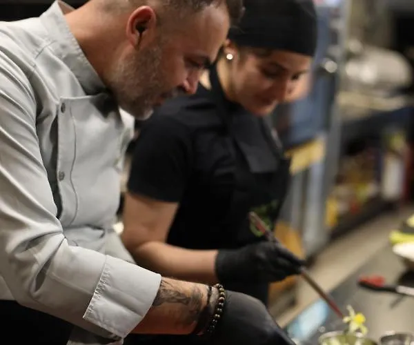 酒店 Dim's & Restaurant 科尔察