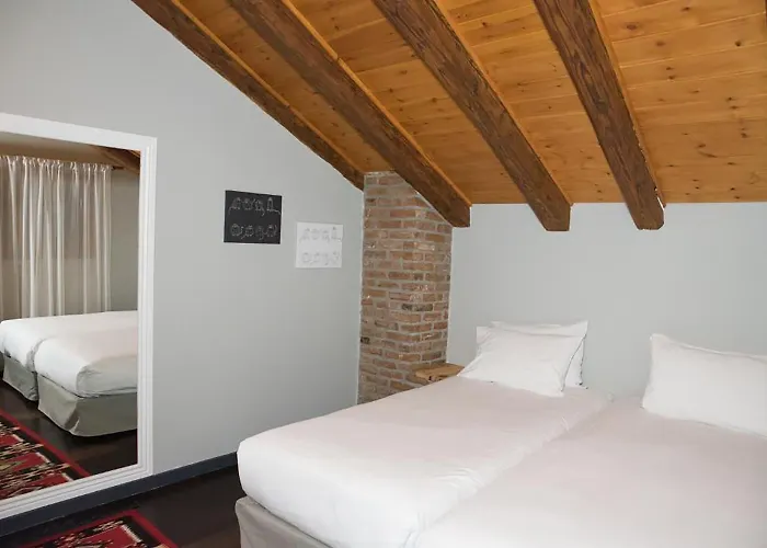 Dim's & Restaurant 4* كورتشي