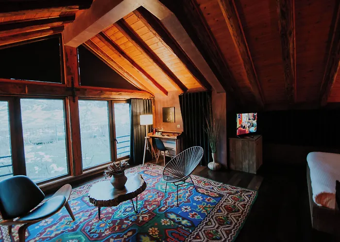 酒店 Dim's & Restaurant 科尔察